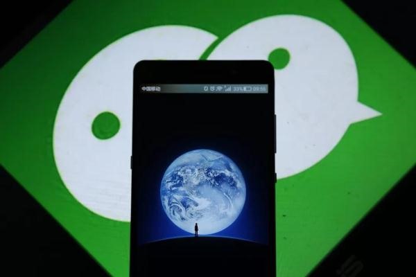 为什么，在陌陌附近人，聊天，你问她要微信号，你加她，她在问你什么微信名，然后她把你拉黑了。为什么？